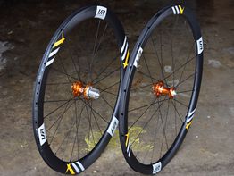 custom handbuilt wheels road carbon disc light aero crl disc 3 wheelset